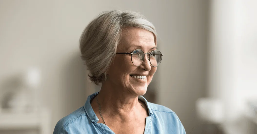 40 Hairstyles for Women Over 60 who Wear Glasses