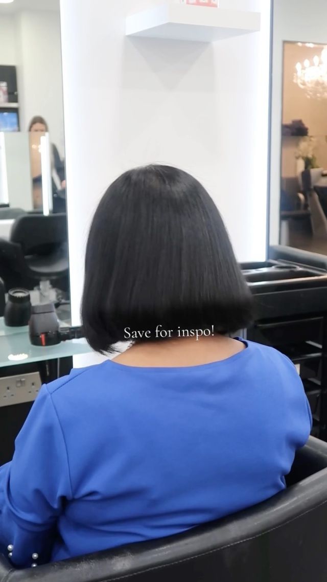 💙 Sleek Bob 💙 

Gorgeous transformation by Faye from the Rush Bromley team. This lovely client went for a big chop and how chic does she look?! If ever you needed a reason to enter your bob era, this has to be it…

#sleekbob #bobhaircut
