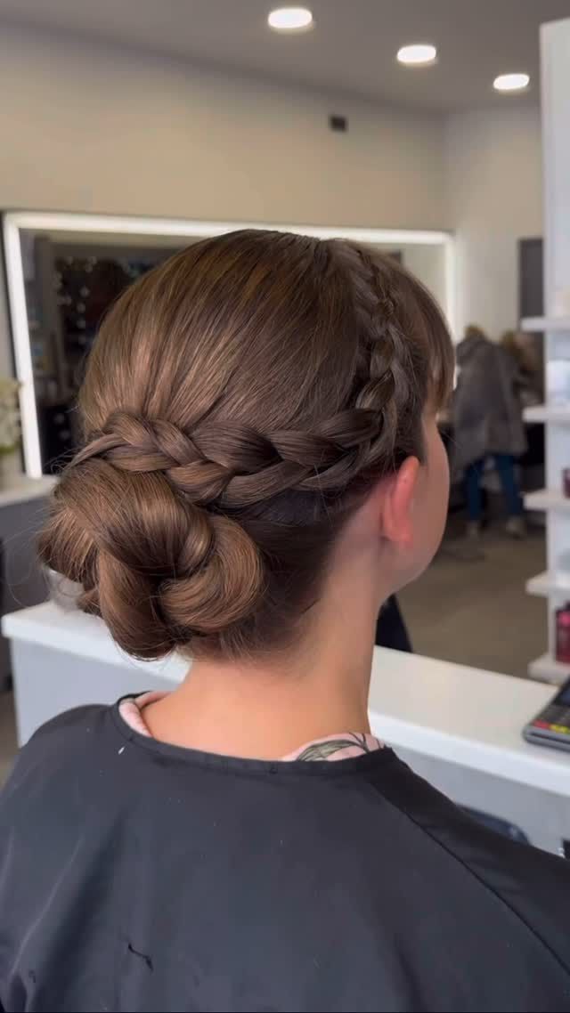 With prom and wedding season fast approaching it’s the perfect time to start thinking about your dream hairstyle. 💇🏻‍♀️✨Save this post for inspo and book in for an appointment today! 💖

‌

Hair by Danielle at Rush Maidstone